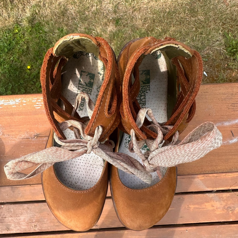Size 36 El Naturalista 2.5 inch dome heel - Picture 6 of 6